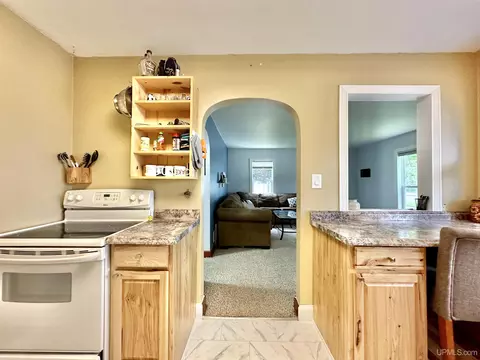 1829 S 10th, Escanaba, MI 49829 photo 5