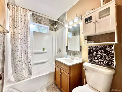 1829 S 10th, Escanaba, MI 49829 photo 11