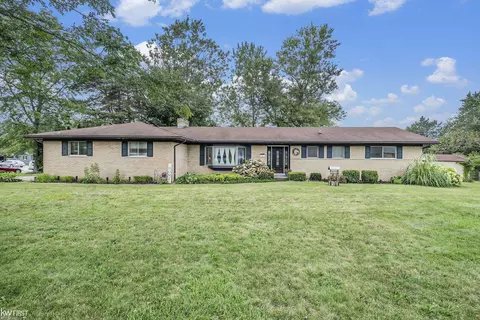 8090 Green Vly, Grand Blanc, MI 48439