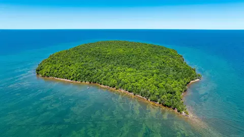 Wood Island, Munising, MI 49862