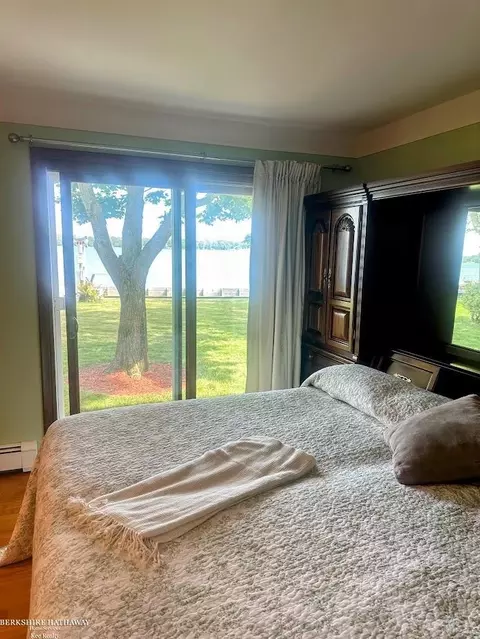 Bedroom - 127 Channelsyde, Algonac, MI 48001 photo 3 of 3