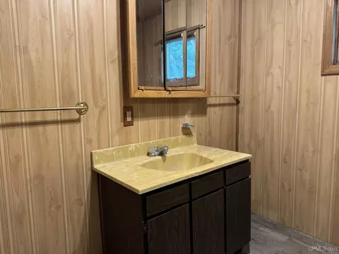 Bath - 237 Cliff, Mohawk, MI 49950 photo 1 of 3