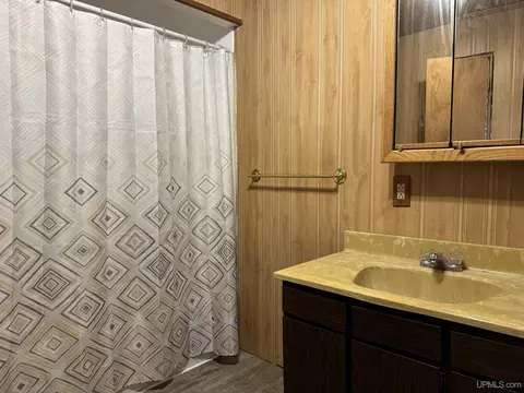 Bath - 237 Cliff, Mohawk, MI 49950 photo 3 of 3