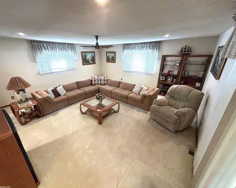 29737 Warner, Warren, MI 48092 photo 9