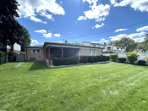 29737 Warner, Warren, MI 48092 photo 2
