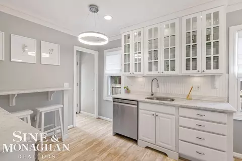 Kitchen - 845 Neff, Grosse Pointe, MI 48230 photo 1 of 4