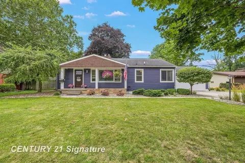 34 E Sharlear, Essexville, MI 48732