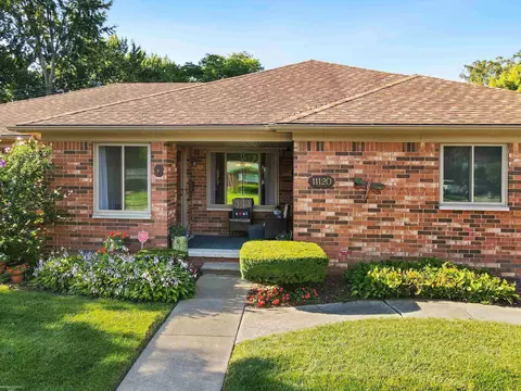 11120 Olive, Warren, MI 48093