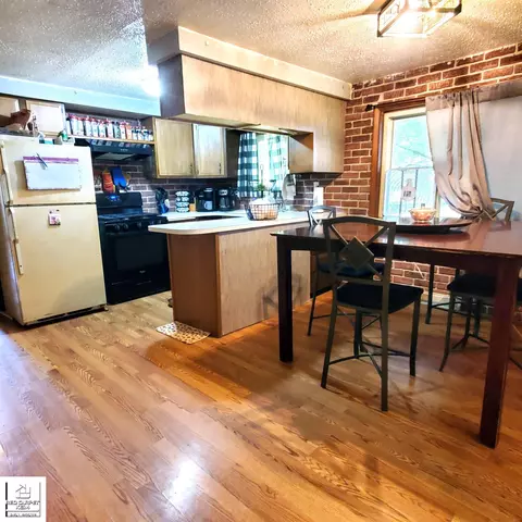 Kitchen - 5319 State, Davison, MI 48423 photo 2 of 4
