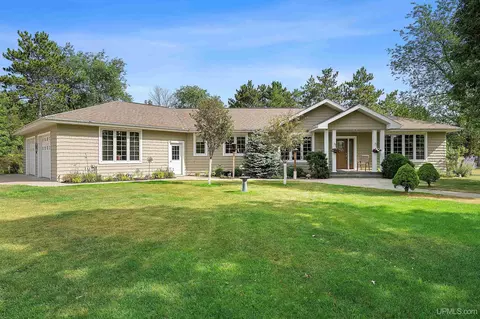 381 Evergreen, Kingsford, MI 49802