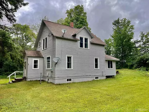 n9998 South Johnson Road, Bessemer, MI 49911