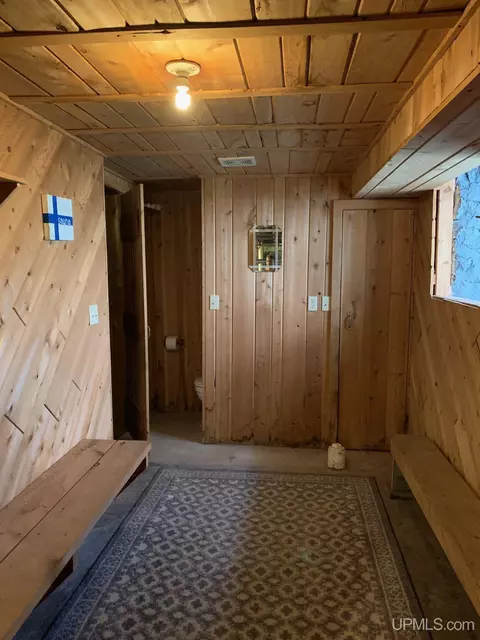 104 Willow, Laurium, MI 49913 photo 37