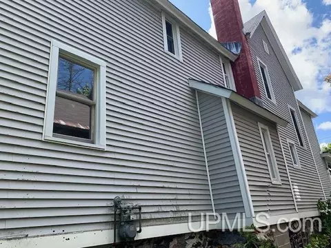 104 Willow, Laurium, MI 49913 photo 4