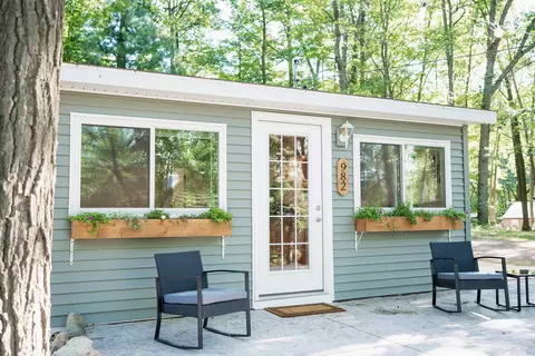 982 Lake, Harrison, MI 48625