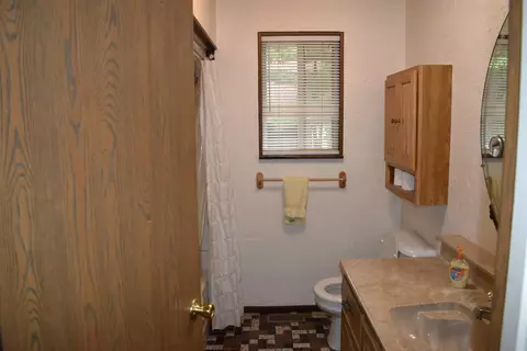 Bath - 4776 Lancer, Gladwin, MI 48624 photo 1 of 6