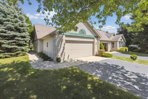 1814 Ironwood N, Essexville, MI 48732