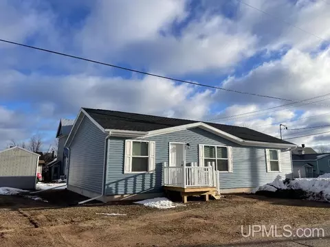 420 S S Lk, Ishpeming, MI 49849
