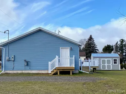 420 S S Lk, Ishpeming, MI 49849 photo 31