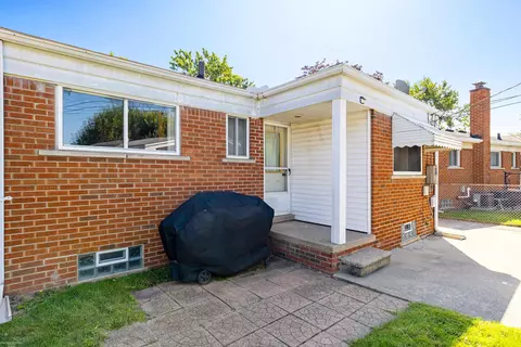 31435 E Wind, Fraser, MI 48026 photo 18
