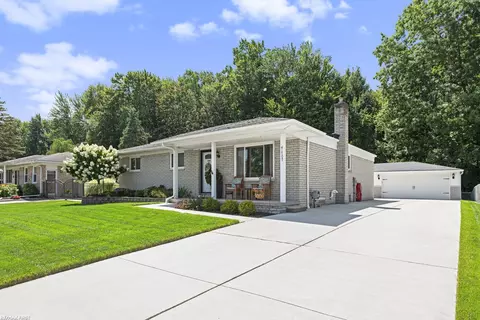 41707 Coulon, Clinton Township, MI 48038