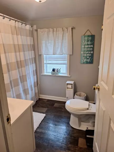 Bath - 2754 Ivan, Harrison, MI 48625 photo 3 of 3