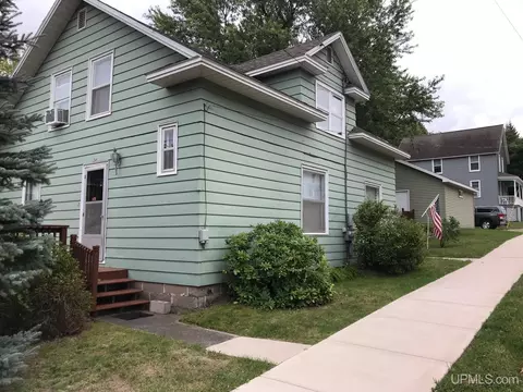 541 W Baraga, Marquette, MI 49855