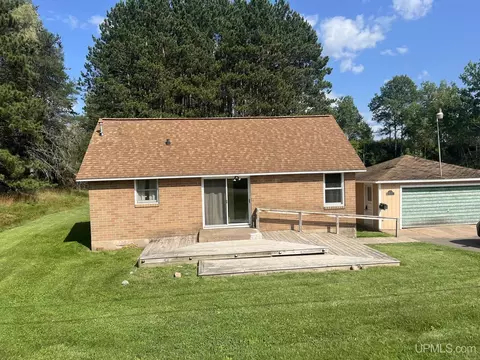 1405 Washington, Iron River, MI 49935