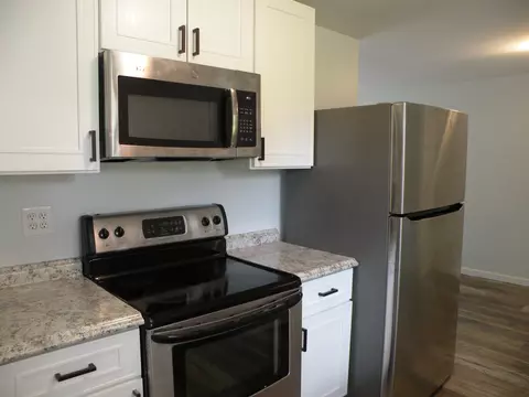 Kitchen - 460 E Oliver, Corunna, MI 48817 photo 4 of 5