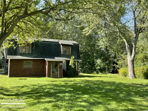 1033 Vine, Saint Clair, MI 48079