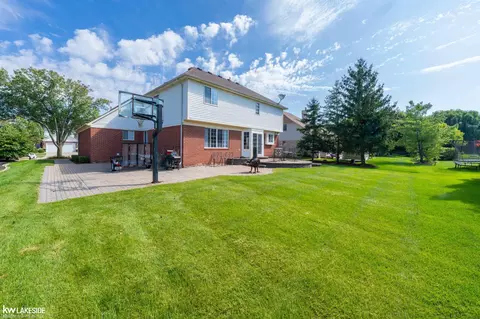 19712 Middle Brk, Macomb, MI 48044 photo 17