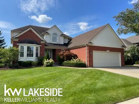 19712 Middle Brk, Macomb, MI 48044