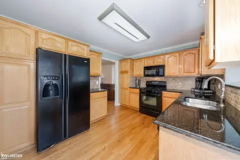 19712 Middle Brk, Macomb, MI 48044 photo 5