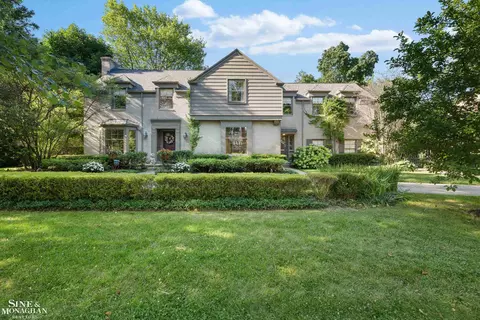 657 Sunningdale, Grosse Pointe Woods, MI 48236
