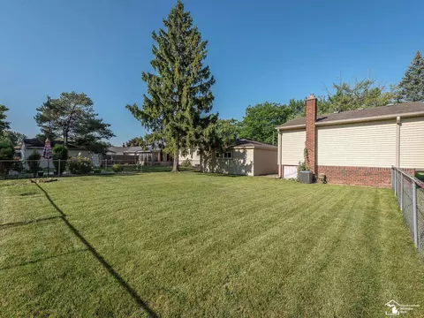 10075 Fairview, Taylor, MI 48180 photo 27