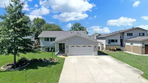 37827 Lakeville, Harrison Township, MI 48045