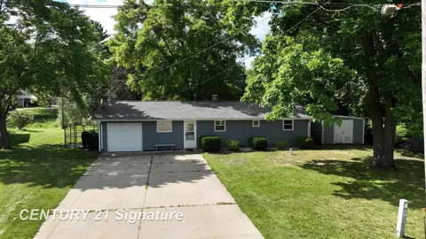 5346 Oakridge Dr, Beaverton, MI 48612