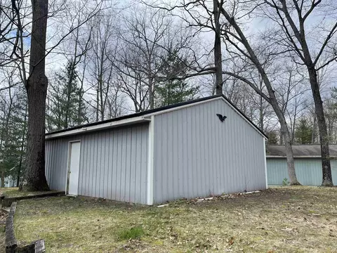 Exterior - 5109 N Ruby, Gladwin, MI 48624 photo 3 of 5