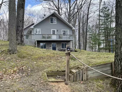 Exterior - 5109 N Ruby, Gladwin, MI 48624 photo 4 of 5