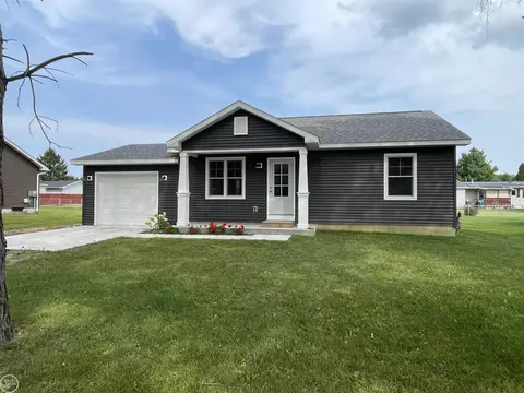 108 N Black Riv, Croswell, MI 48422