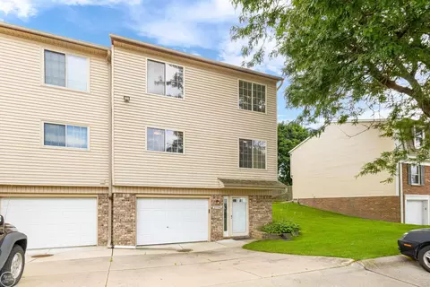 37744 Charter Oaks, Clinton Township, MI 48036
