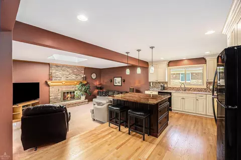 Kitchen - 48115 Valley Frg, Macomb, MI 48044 photo 3 of 4