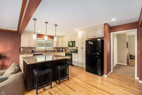 Kitchen - 48115 Valley Frg, Macomb, MI 48044 photo 2 of 4