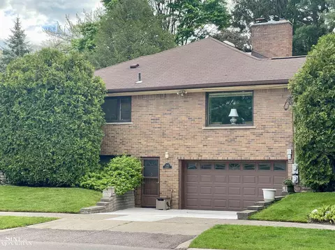 245 Stephens, Grosse Pointe Farms, MI 48236 photo 38