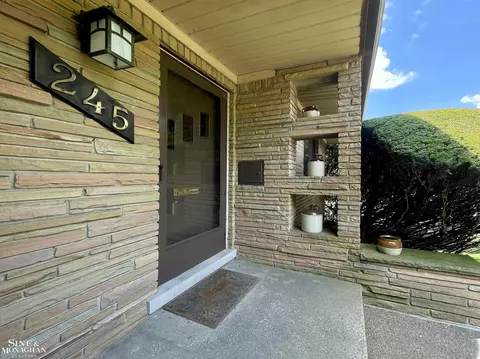 245 Stephens, Grosse Pointe Farms, MI 48236 photo 4