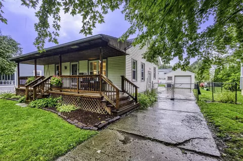 838 N 6th St, Saint Clair, MI 48079 photo 3