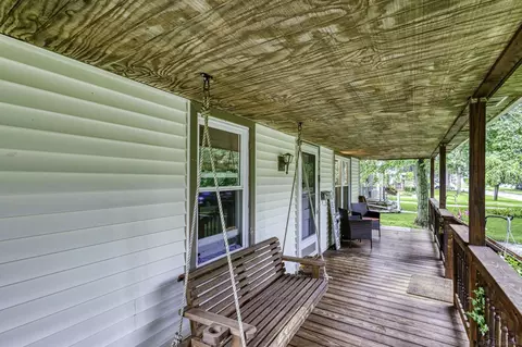 838 N 6th St, Saint Clair, MI 48079 photo 5