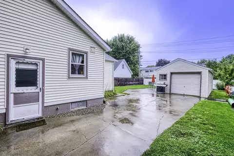 838 N 6th St, Saint Clair, MI 48079 photo 33