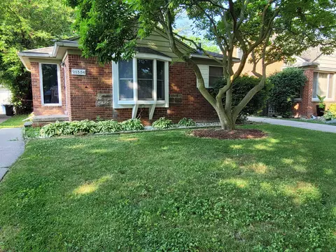 21356 Newcastle, Harper Woods, MI 48225