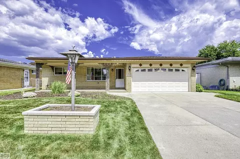 17465 Contesti, Clinton Township, MI 48035