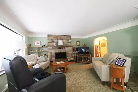 1518 Coutant, Flushing, MI 48433 photo 3